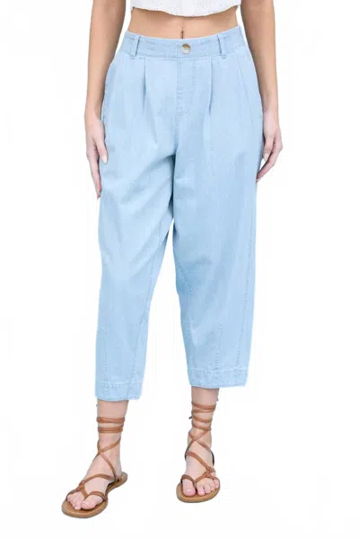 Blu Pepper High Waist Pleated Denim Capri Pants In Chambray In Blue