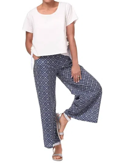 Tulip Clothing Gweneth Pullover Top In White In Blue