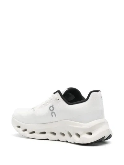 On White Sneakers With Distinctive Sole In White