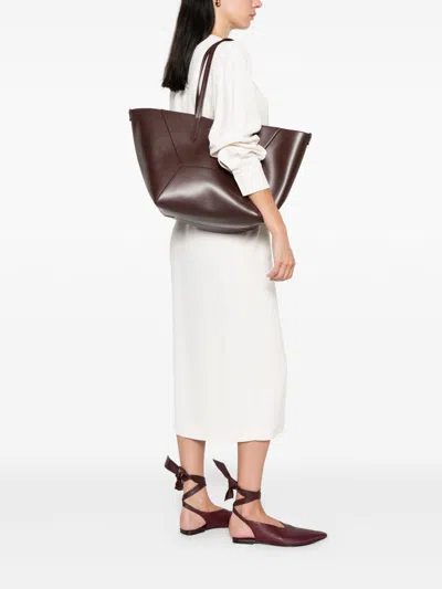 Brunello Cucinelli Geometric Design Leather Tote Bag With Structured Silhouette