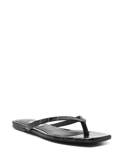 Totême Toteme Leather Thong Sandals In Black