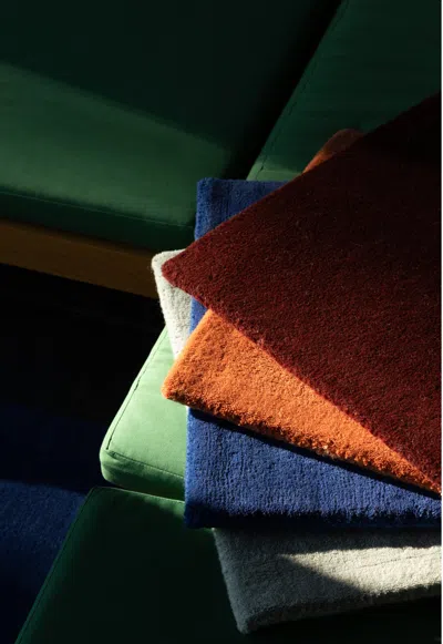 Layered Classic Solid Wool Blue Clair 8'2" X 11'6"