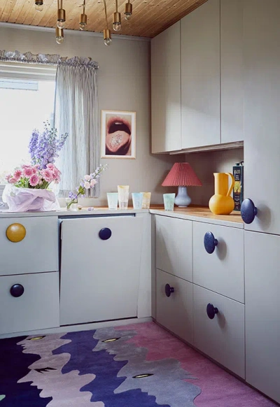 Layered Opera Goers 9'10" X 13'1"