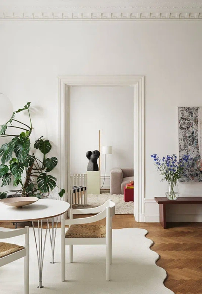 Layered Scallop Bone White 8'2" X 11'6"