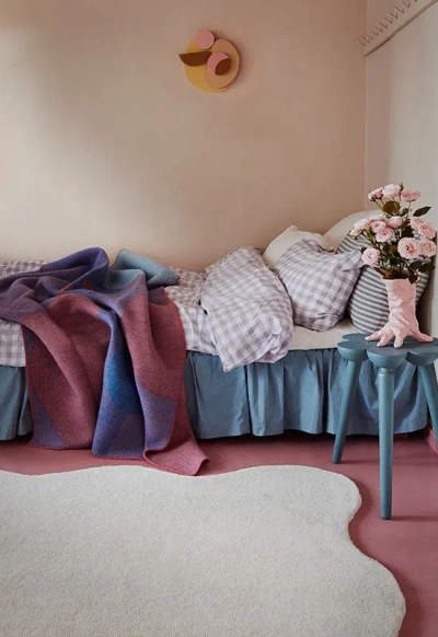 Layered Scallop Bone White 8'2" X 11'6"