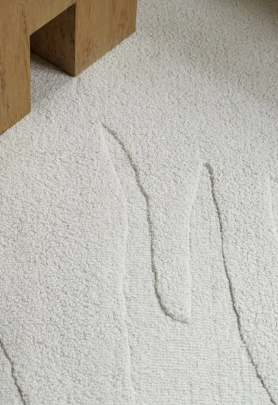Layered Nami Bone White 6'7" X 9'10"