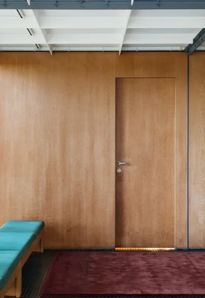 Layered Classic Solid Wool Ruby Red 9'10" X 13'1"