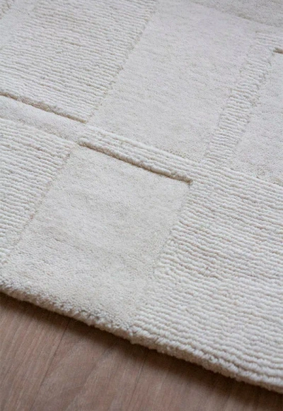Layered Swedish Grace Bone White 9'10" X 13'1"