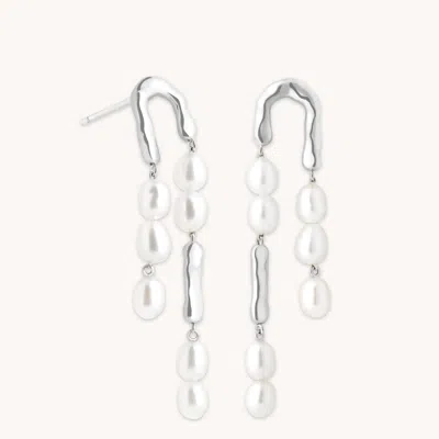 Astrid &amp; Miyu Pearl &amp; Molten Drop Studs