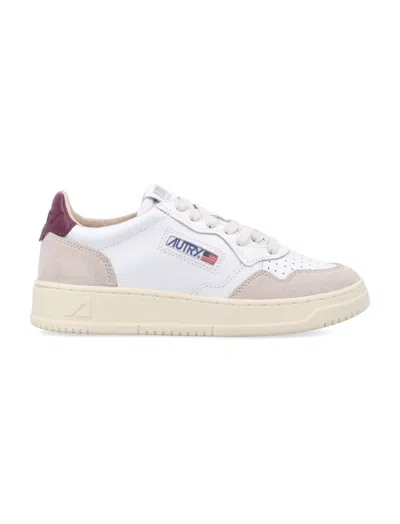 Autry Low Sneaker With Contrast Heel Tab In White