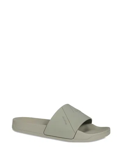 A-cold-wall* A Cold Wall Rhombus Slides In Gray