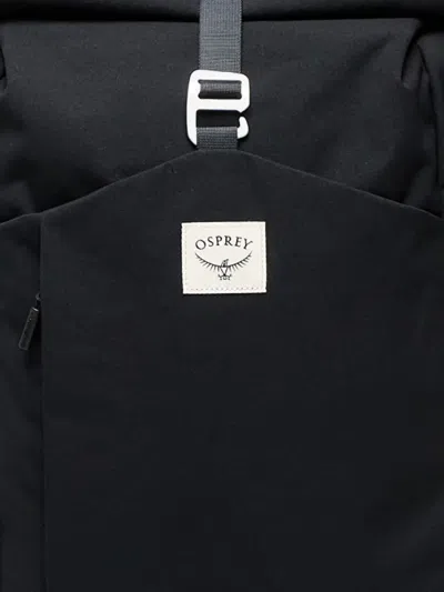 ARCANE™ 卷盖式包口双肩包