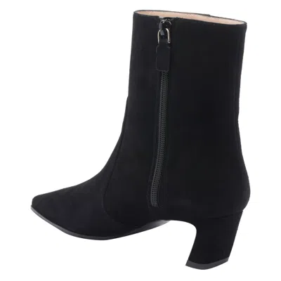 Stuart Weitzman Pointed Toe Ankle Boots With Mid-height Heel In Black