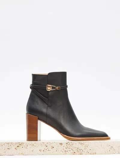 Gabriela Hearst Nina Leather Clasp Ankle Boots In Black