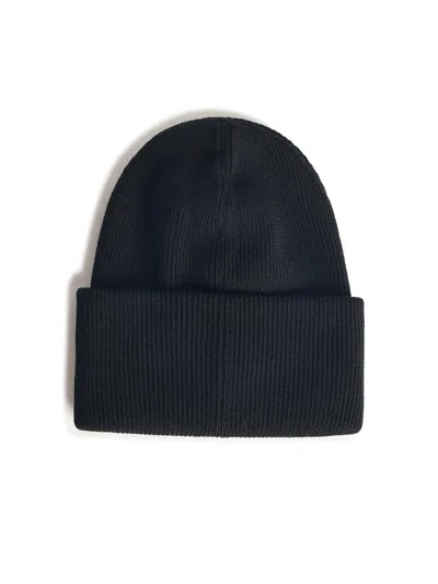 Canada Goose Ribbed Black Merino Wool Toque With Contrast Emblem In Black