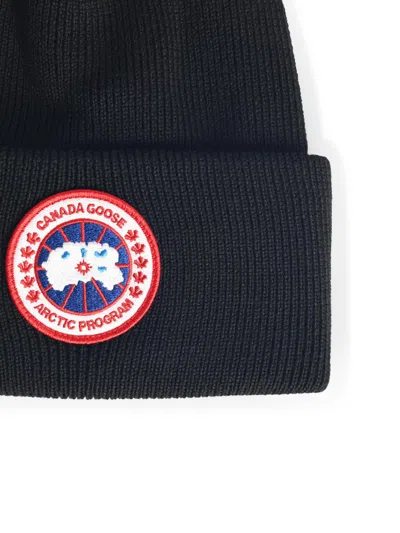 Canada Goose Ribbed Black Merino Wool Toque With Contrast Emblem In Black