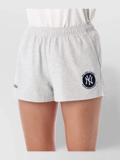 Sporty And Rich Comfortable Shorts With Side Pockets And Slits In Gray