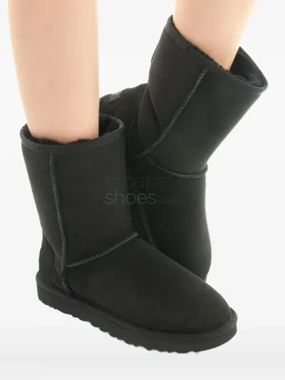 Ugg Classic Short Ii Boots In Black