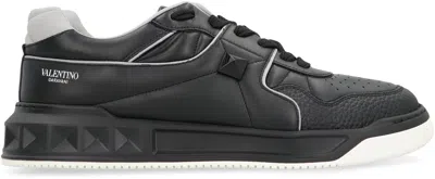 Valentino Garavani One Stud Sneaker In Nappa Leather In Black