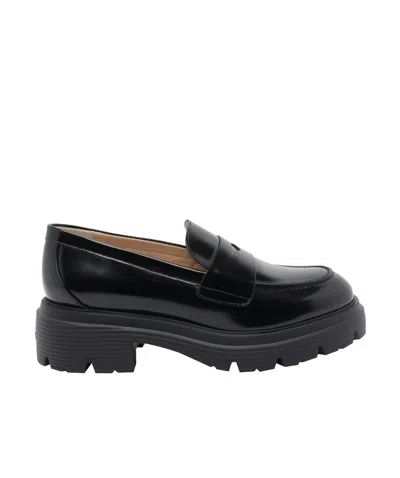 Stuart Weitzman Round Toe Chunky Sole Glossy Loafers In Black
