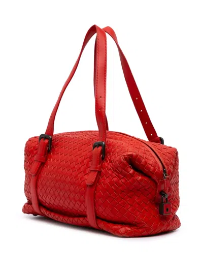 Pre-owned Bottega Veneta 2012-2025 Nappa Intrecciato Montaigne Shoulder Bag In Red