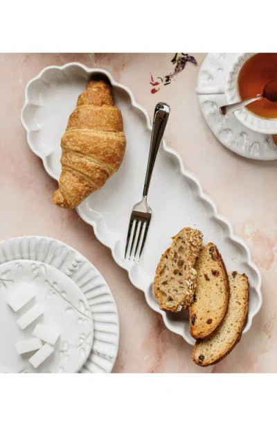 Vietri Incanto Stone White Ruffle Oval Tray In White