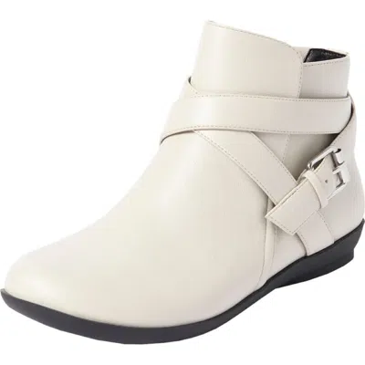 Comfortview The Bronte Bootie In White