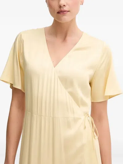 裹身式荷叶袖不对称连衣裙