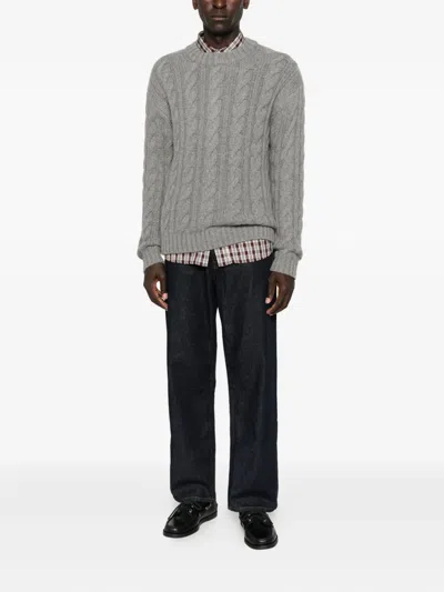 粗绞花针织圆领毛衣