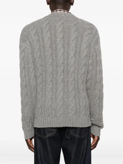 粗绞花针织圆领毛衣