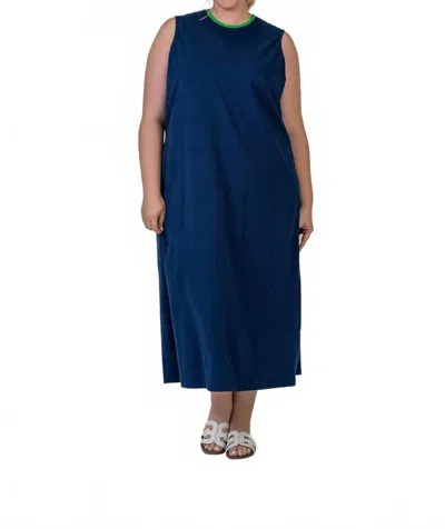 De Loreta Tuta Sleeveless Maxi Dress - Plus In Navy In Blue