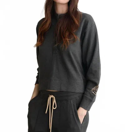 Las Surenas Cheetah Embroidered Long Sleeve T-shirt In Grey In Gray