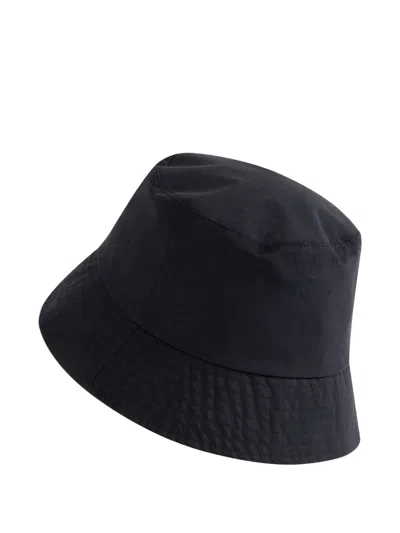 Moncler Reversible Logo Patch Bucket Hat In Black