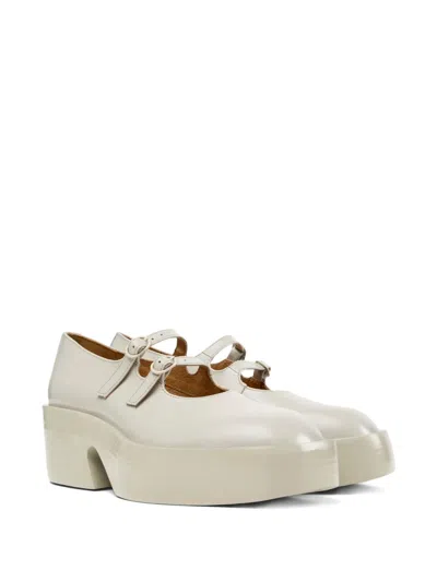 Camper Billie In Neutral