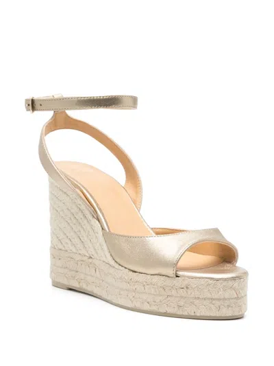Castaã±er Round-toe Wedge Sandals In Gold