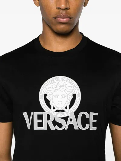 Versace Medusa Logo T-shirt In Black