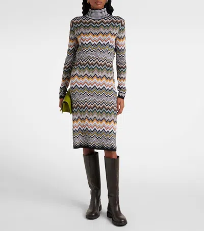 Missoni Zig-zag Long Sleeved Midi Dress In Gray