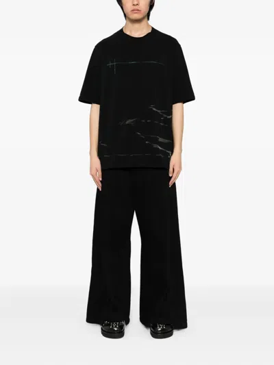 Devoa Brushstroke-embellishment Cotton T-shirt In Black