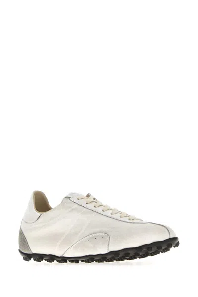 Maison Margiela White Low Top Sneakers With Logo Patch On The Tongue And Contrasting Heel In White