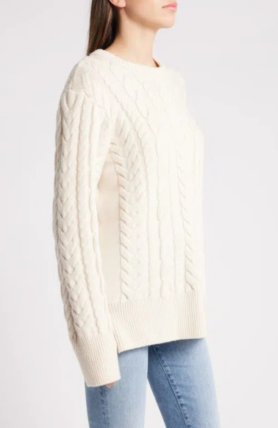 Frame Oversized Cable Knit Sweater In White