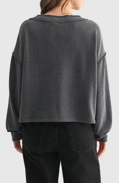 Lush V-neck Long Sleeve Top In Gray