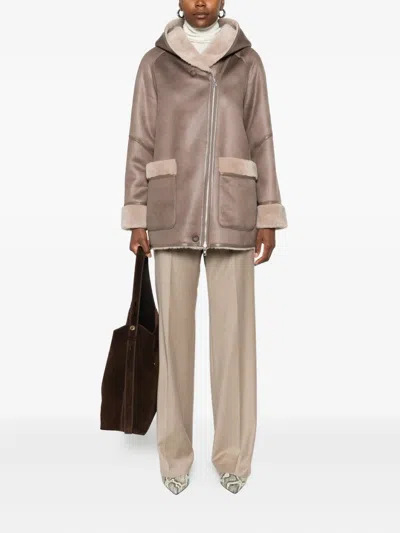 皮毛一体边饰连帽外套