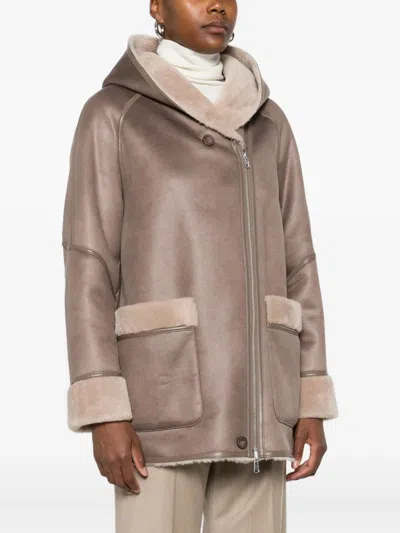 皮毛一体边饰连帽外套