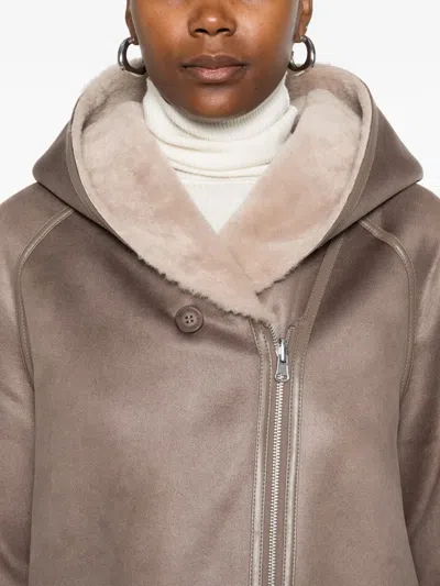 皮毛一体边饰连帽外套