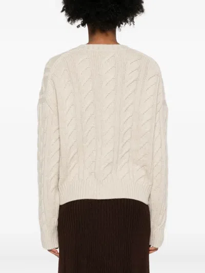 粗绞花针织圆领开衫