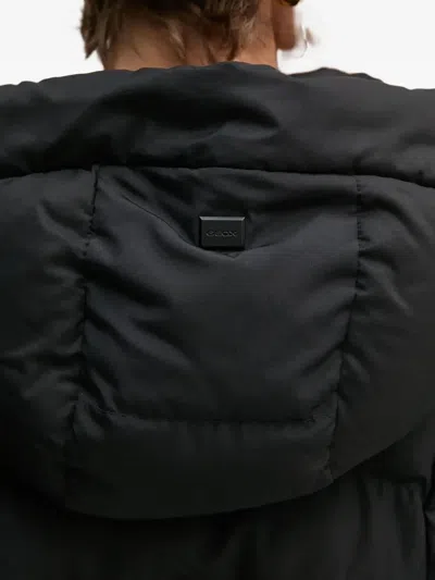 人字纹图案绗缝连帽蓬松夹克