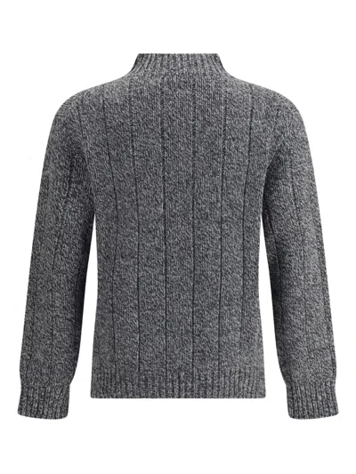 绞花针织高领毛衣