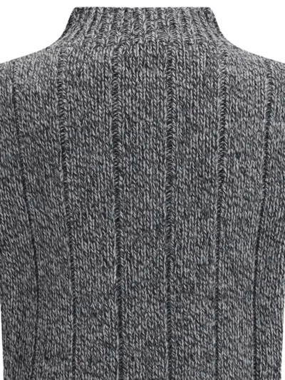 绞花针织高领毛衣
