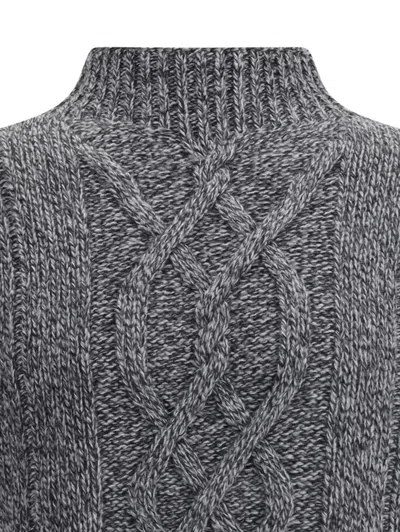 绞花针织高领毛衣