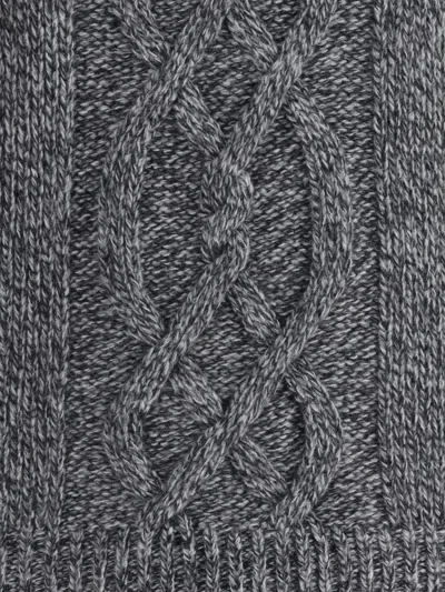 绞花针织高领毛衣